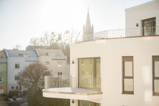 Großer Balkon an der Elbe